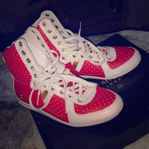 Never worn Creative Recreation